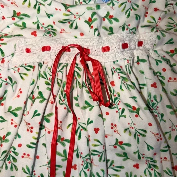 Eyelet and Ivy 3T! Christmas nightgown with Red Bow! Excellent condition! - Picture 2 of 4